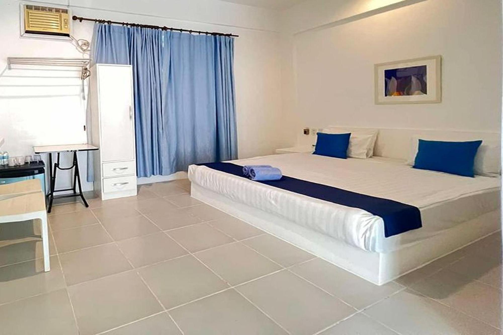 Coron Bluewave Hotel Exterior foto
