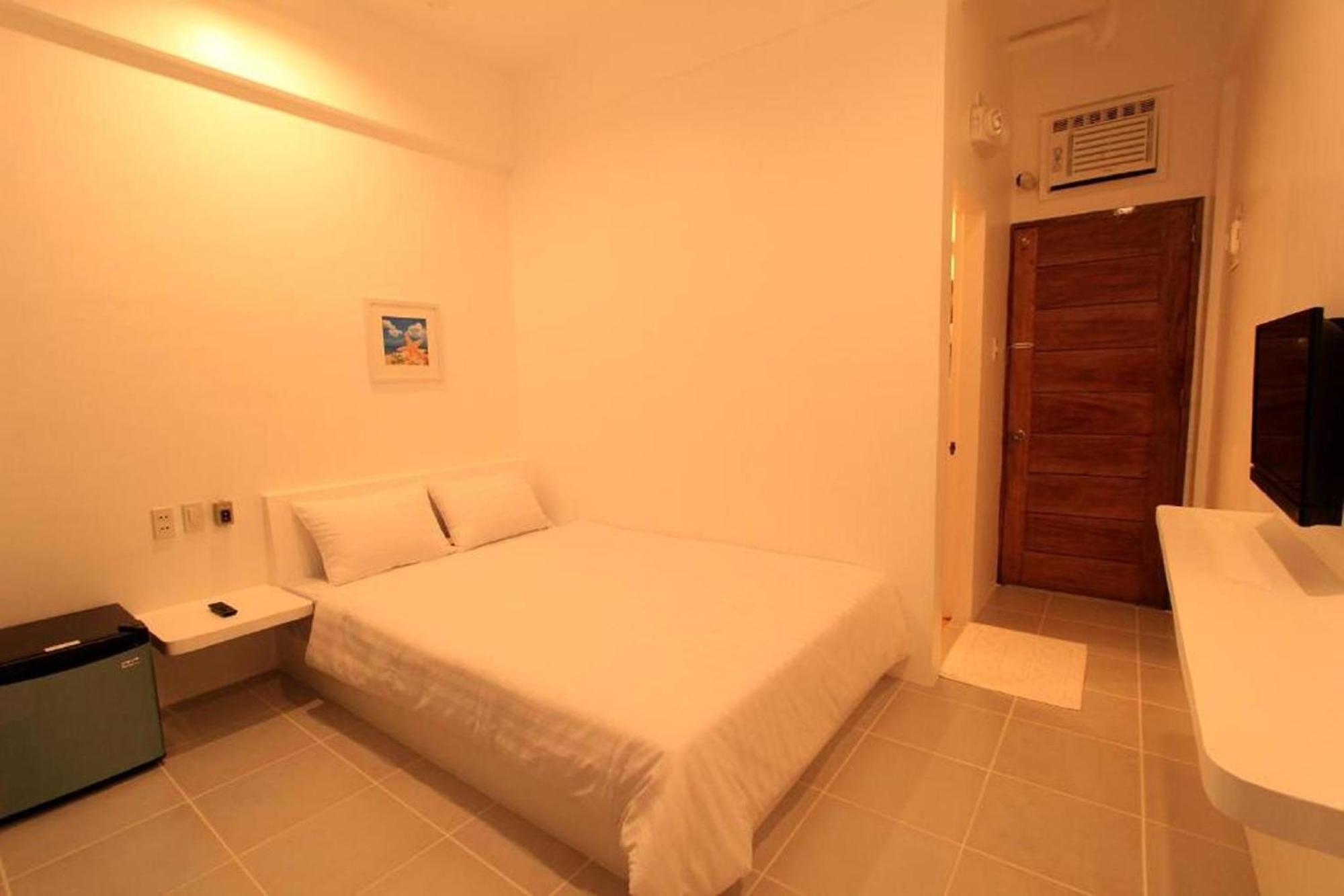 Coron Bluewave Hotel Exterior foto